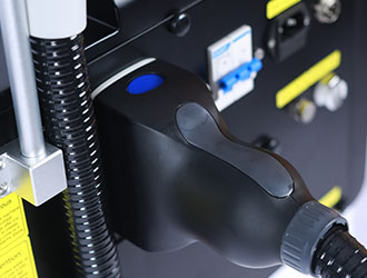 The output frequency can be adjusted up to 10Hz,and the light output window of the blessing handle is14*20MM,and the large area is actively depilated.
